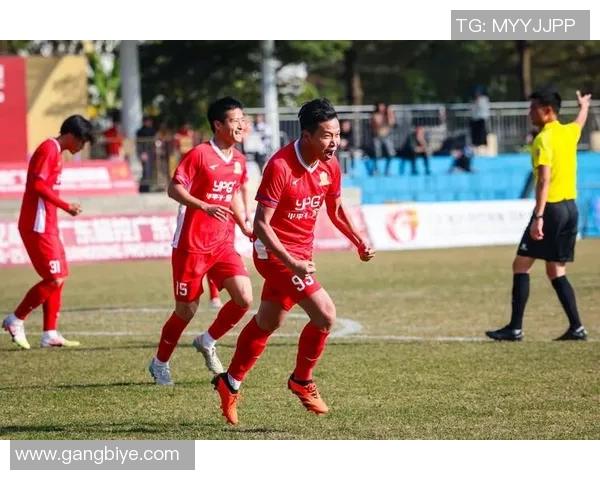 赛后分析:深圳足球队与武汉足球队在比赛中的战术意识与表现对比